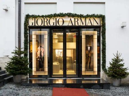 giorgio armani job opportunities.